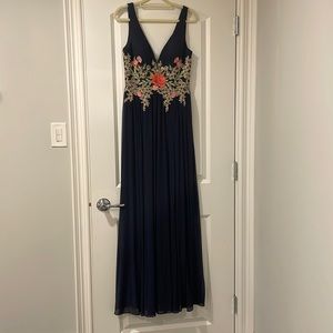Betsy & Adam Size 4 Navy Chiffon Maxi Dress